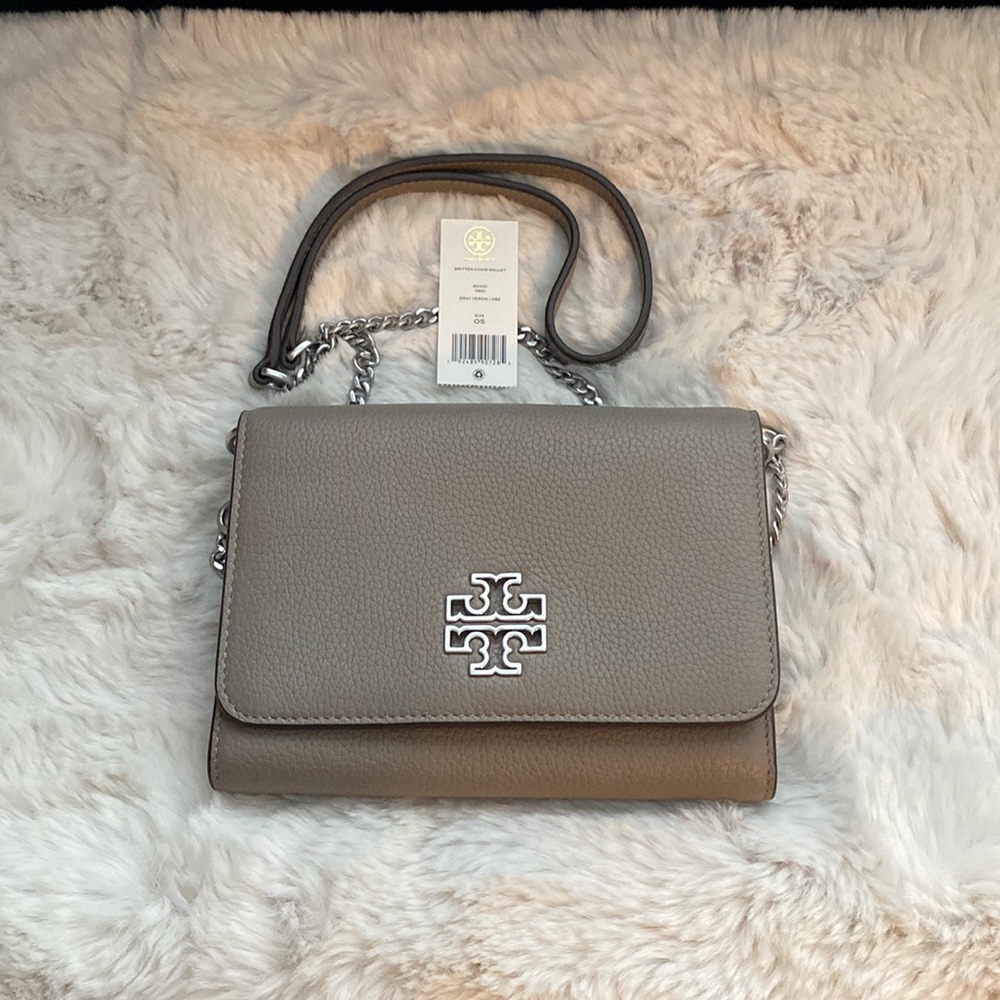 Brand New and Authentic Tory Burch Chain Wallet in Leather